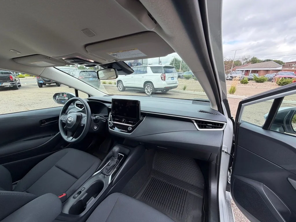2026 Toyota Corolla LE - Photo 10