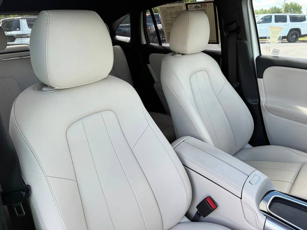 Used 2025 White Mercedes-Benz GLA 250 image 43