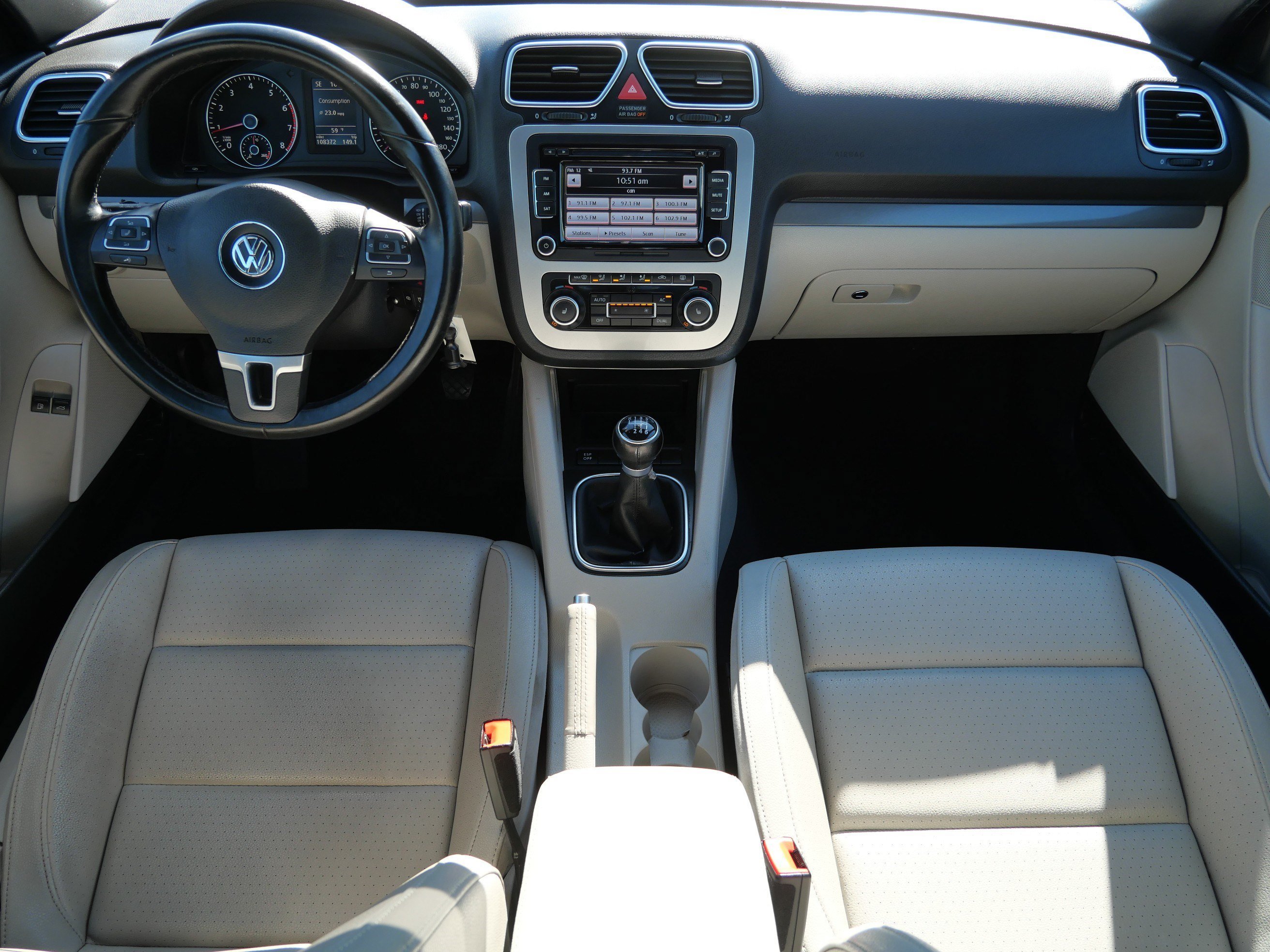 Used 2010 Eismeer Blue Metallic Volkswagen Komfort image 8