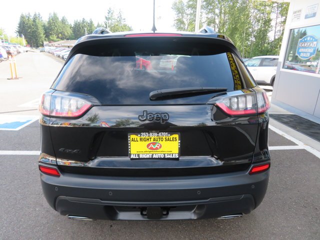 Used 2019 Diamond Black Crystal Pearlcoat Jeep Altitude image 4