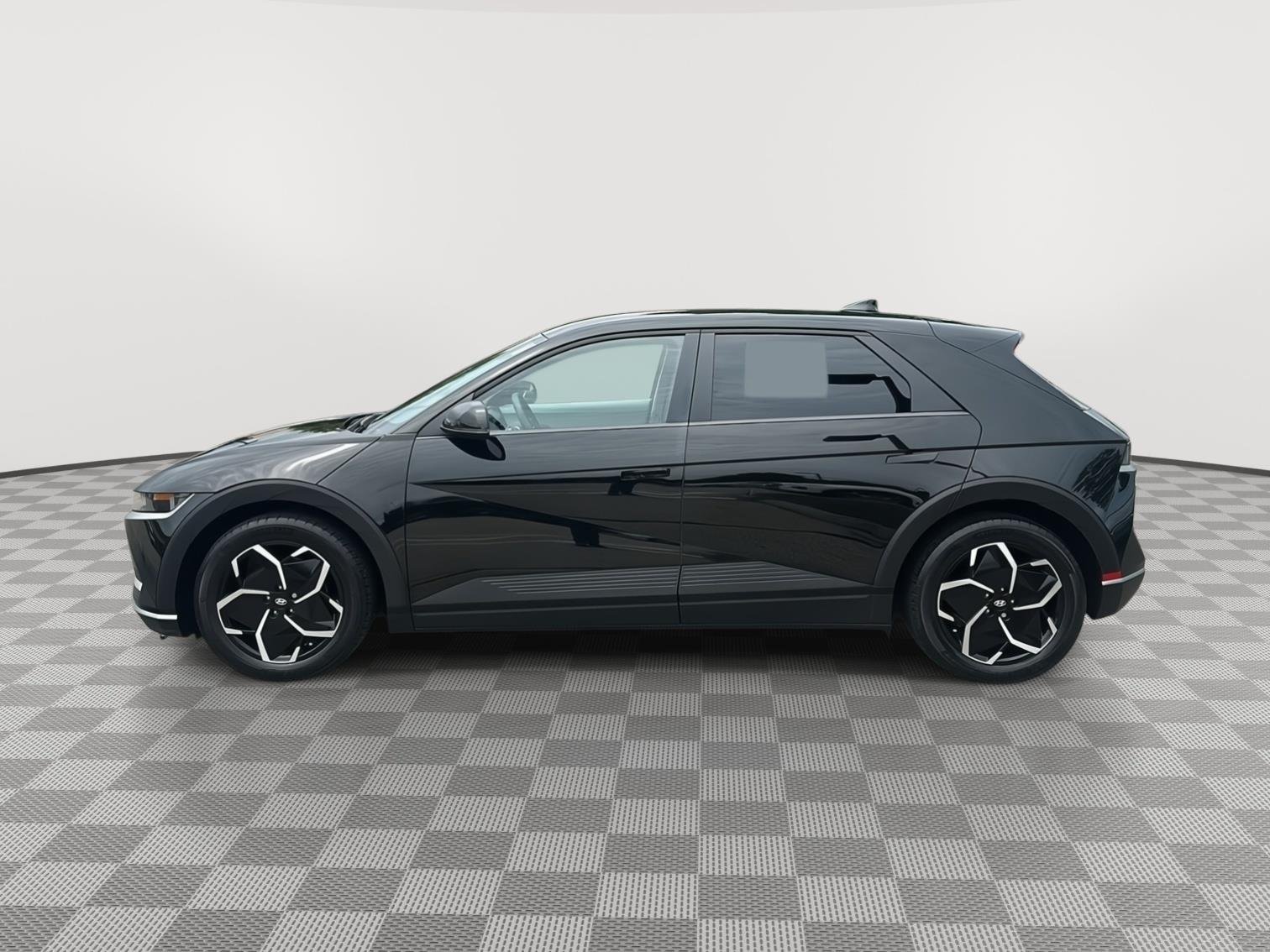 Used 2023 Phantom Black Hyundai SE image 8