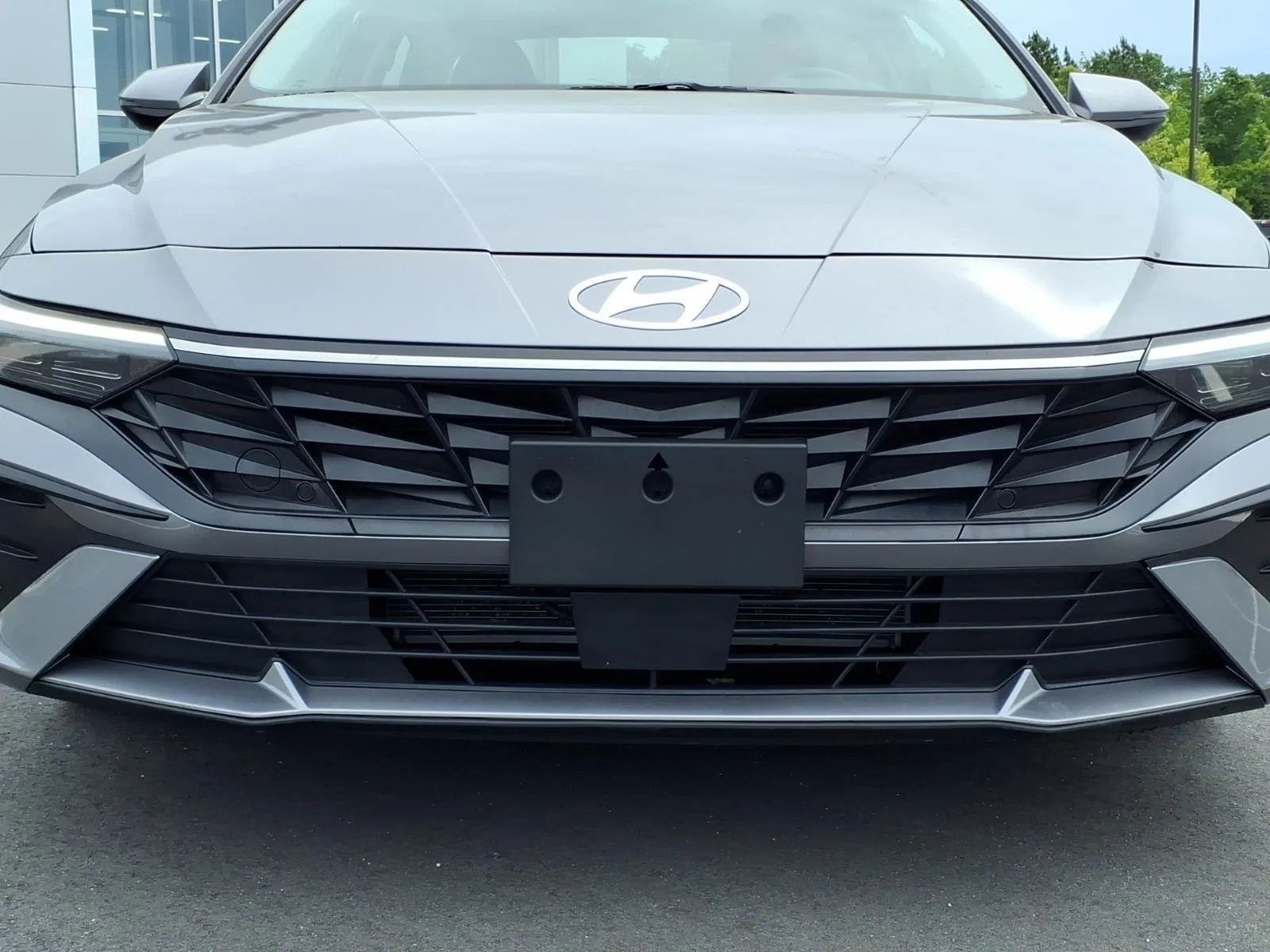 Used 2025 Fluid Metal Hyundai Limited image 15