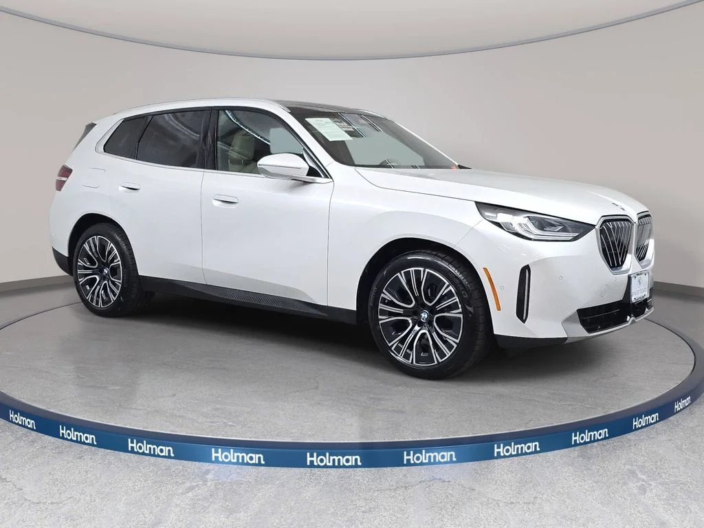 Used 2025 Mineral White Metallic BMW 30 xDrive image 4