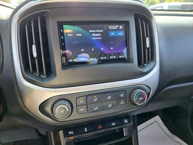 Used 2022 White Chevrolet LT image 22