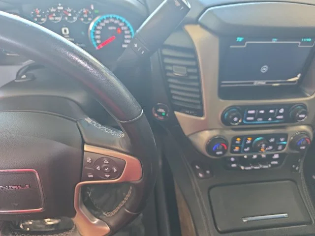 Used 2019 White GMC Denali image 27