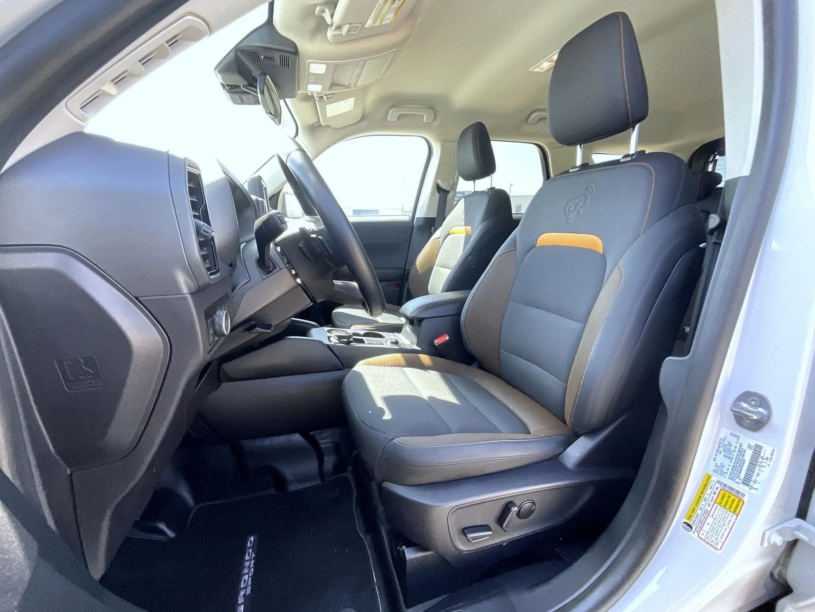 Used 2023 White Ford Badlands image 11