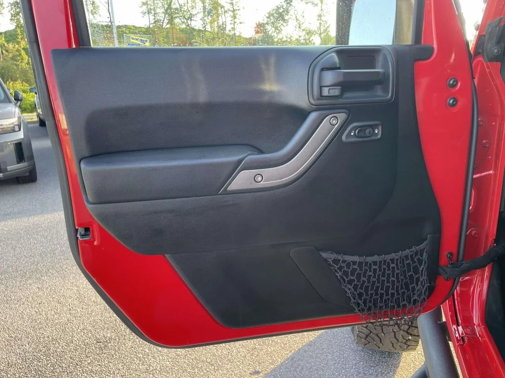 Used 2018 Firecracker Red Clearcoat Jeep Sport S image 5