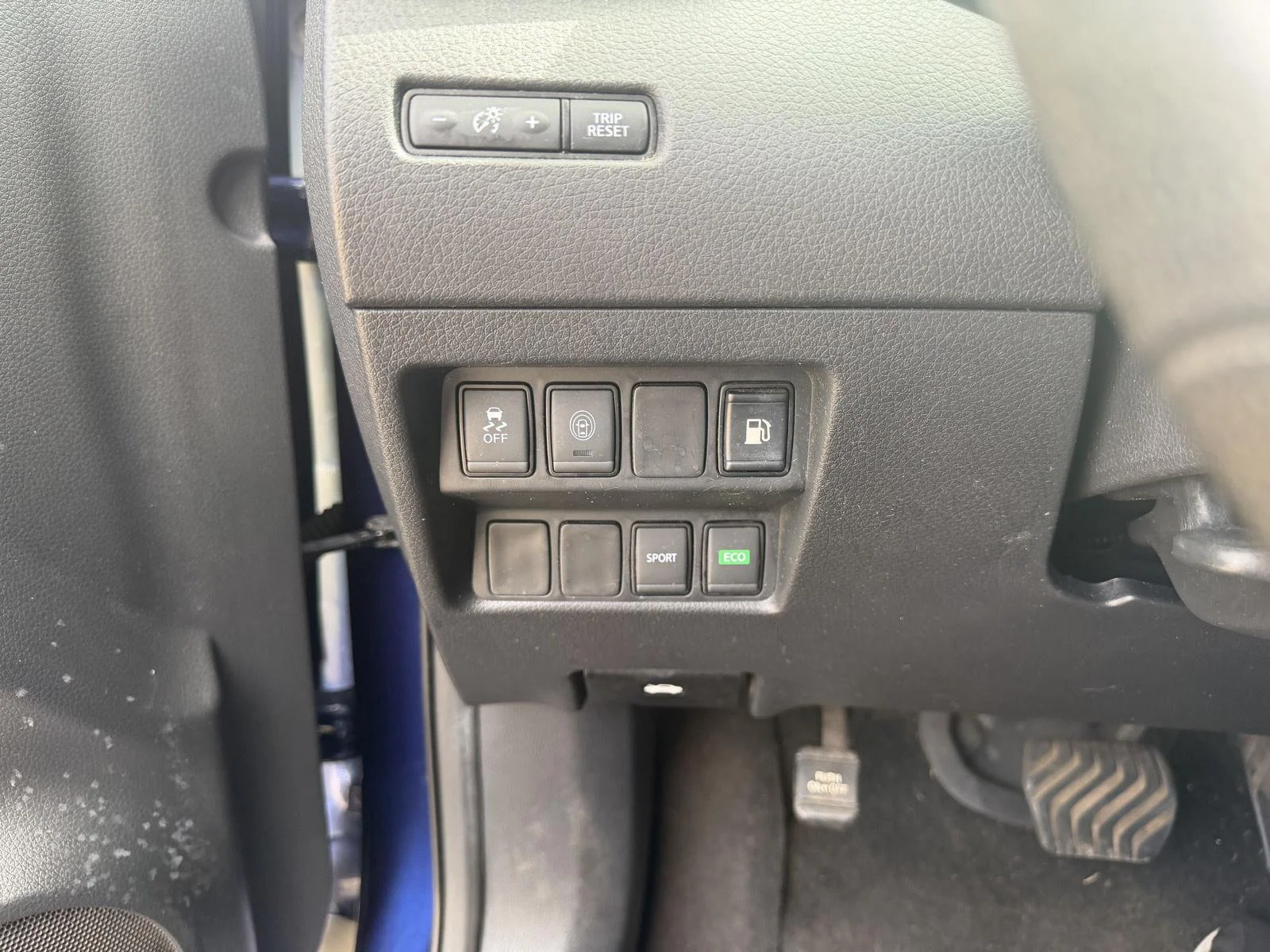 Used 2019 Caspian Blue Metallic Nissan S image 15