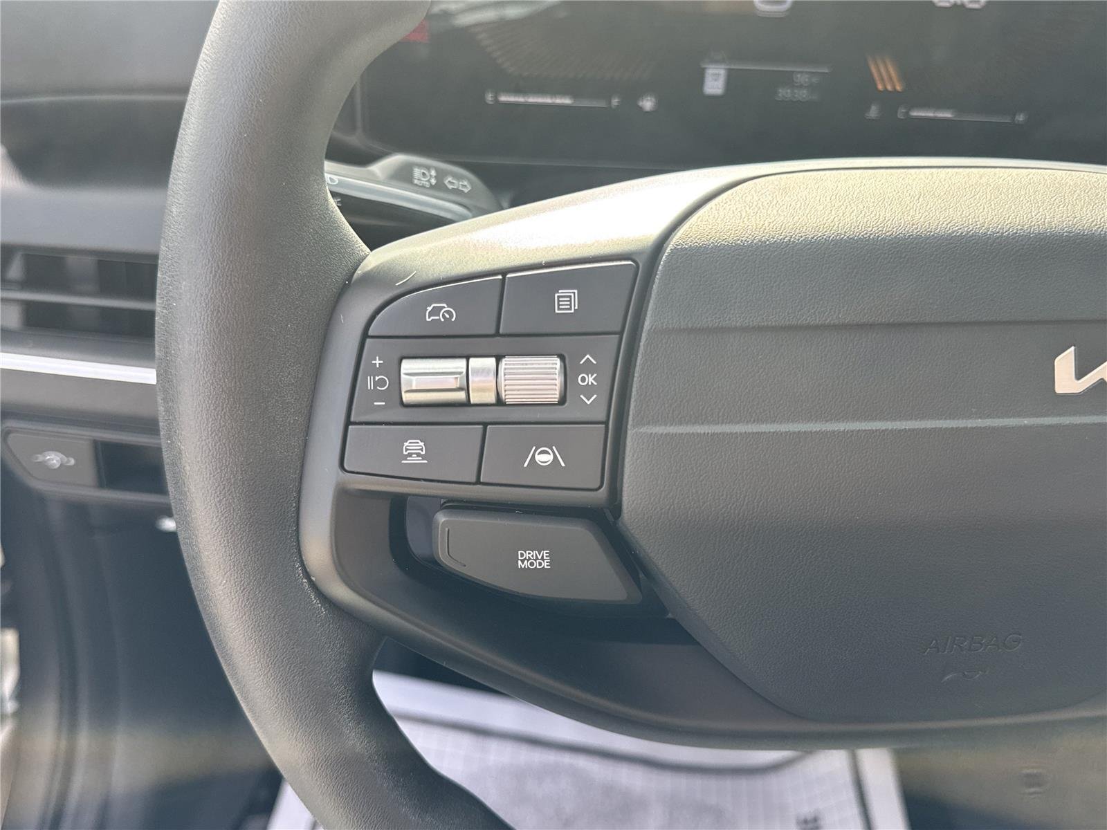 Used 2026 Steel Gray Kia LXS image 9