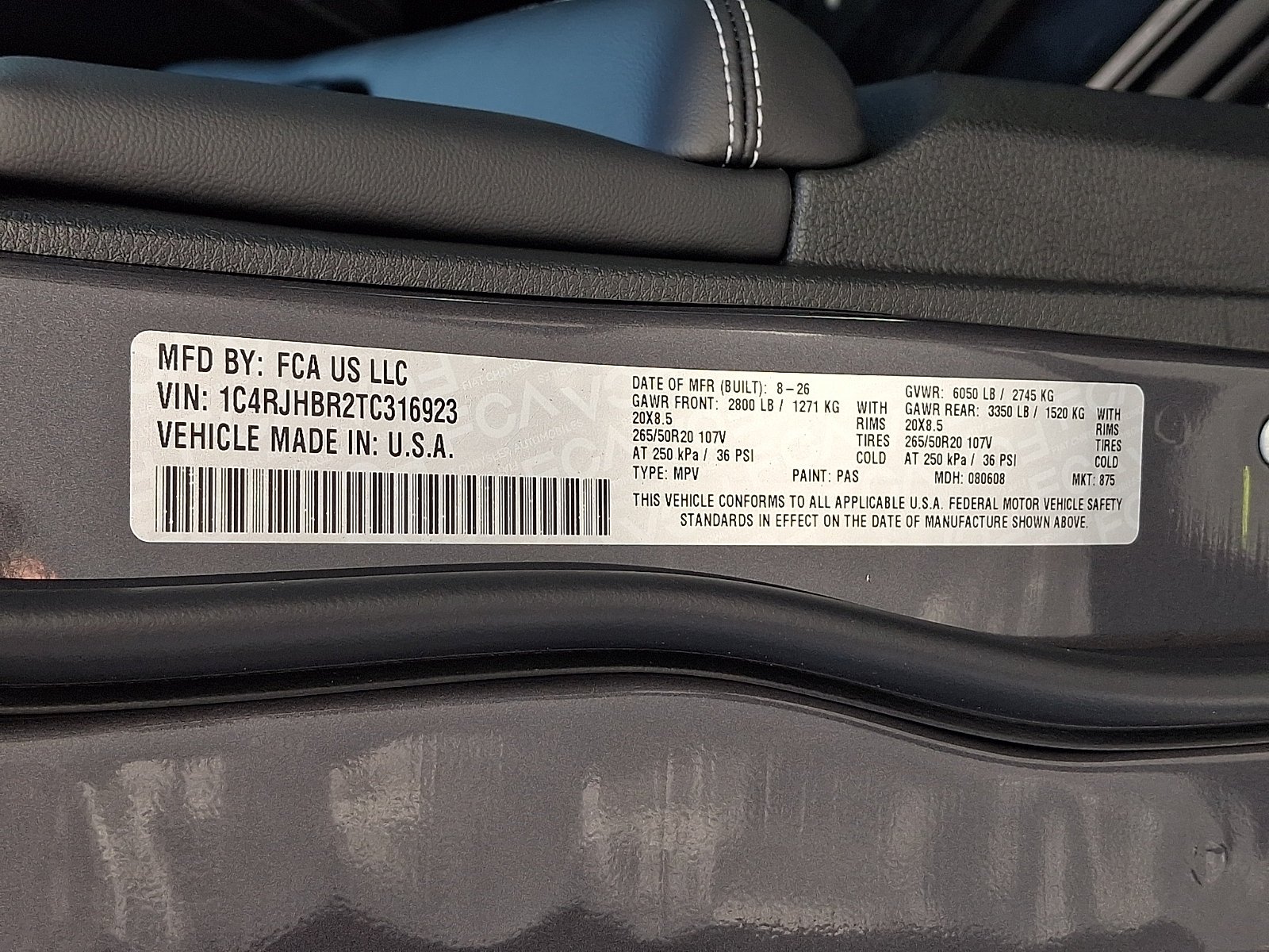 New 2026 Baltic Gray Metallic Clear-Coat Exterior Paint Jeep Limited image 18