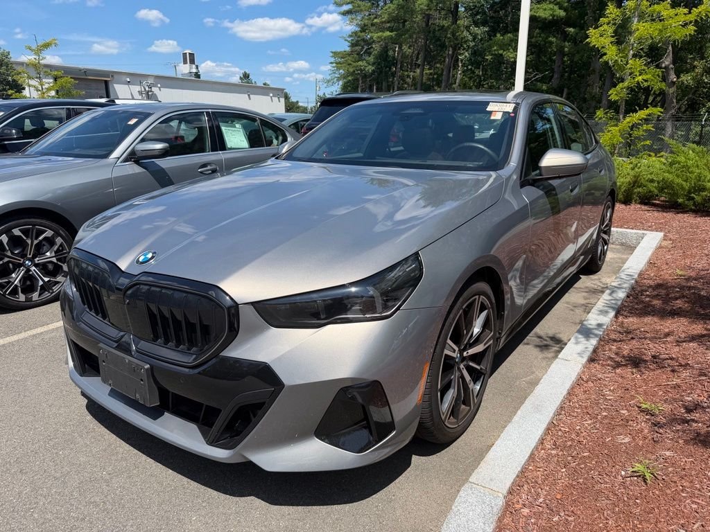 Certified Used 2026 Oxide Grey Met BMW 540i xDrive image 2