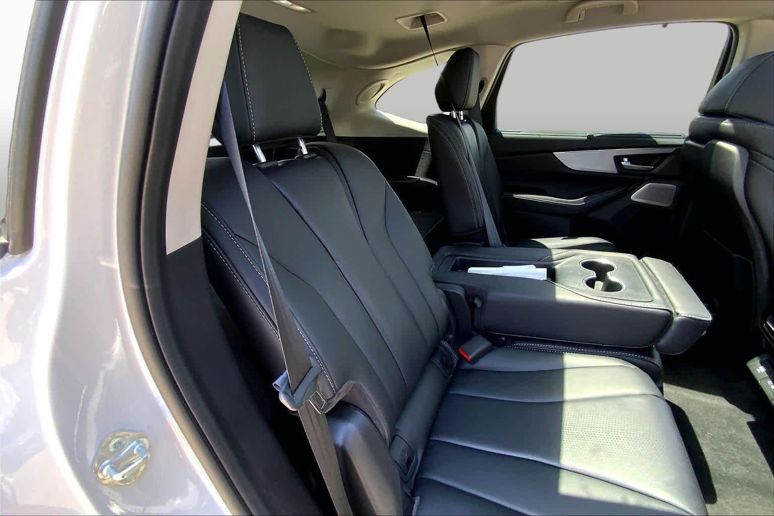 Used 2026 Platinum White Pearl Acura w/Technology Package image 21