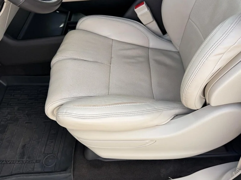 Used 2021 Pristine White Lincoln Reserve image 19