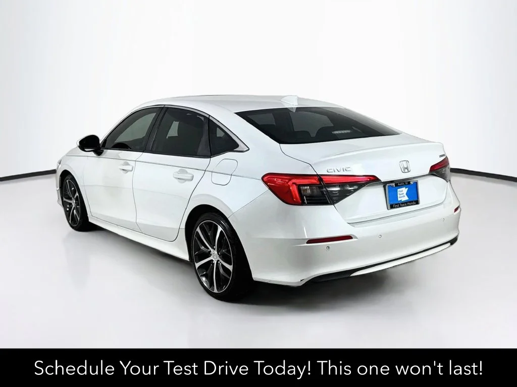 Certified Used 2022 Platinum White Pearl Honda Touring image 6