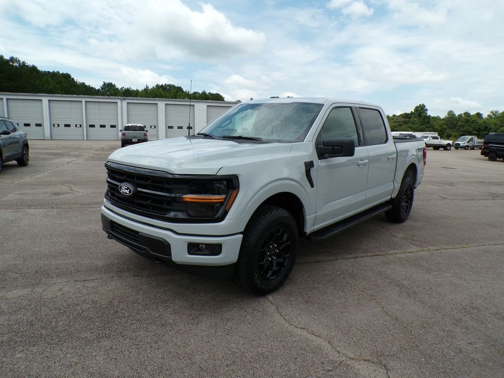 New 2026 Avalanche Ford XLT image 3
