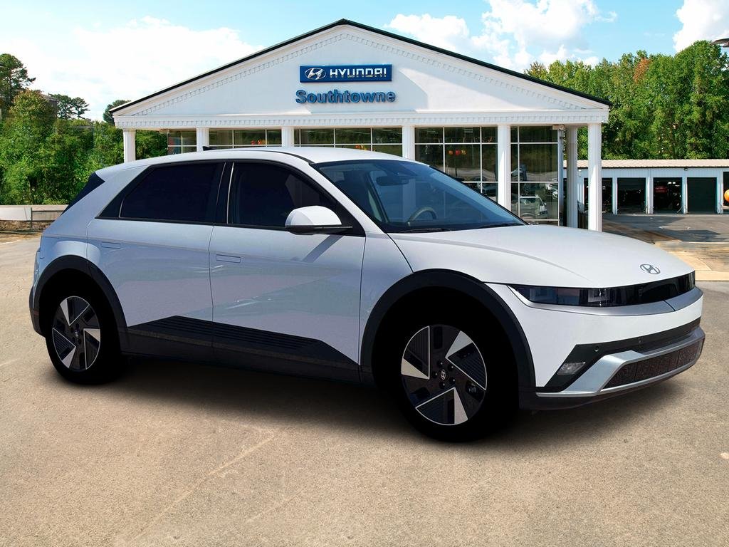 New 2026 White Hyundai SE image 10