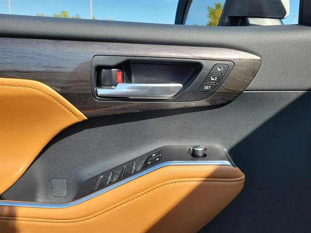 2023 Toyota Highlander Platinum - Photo 30