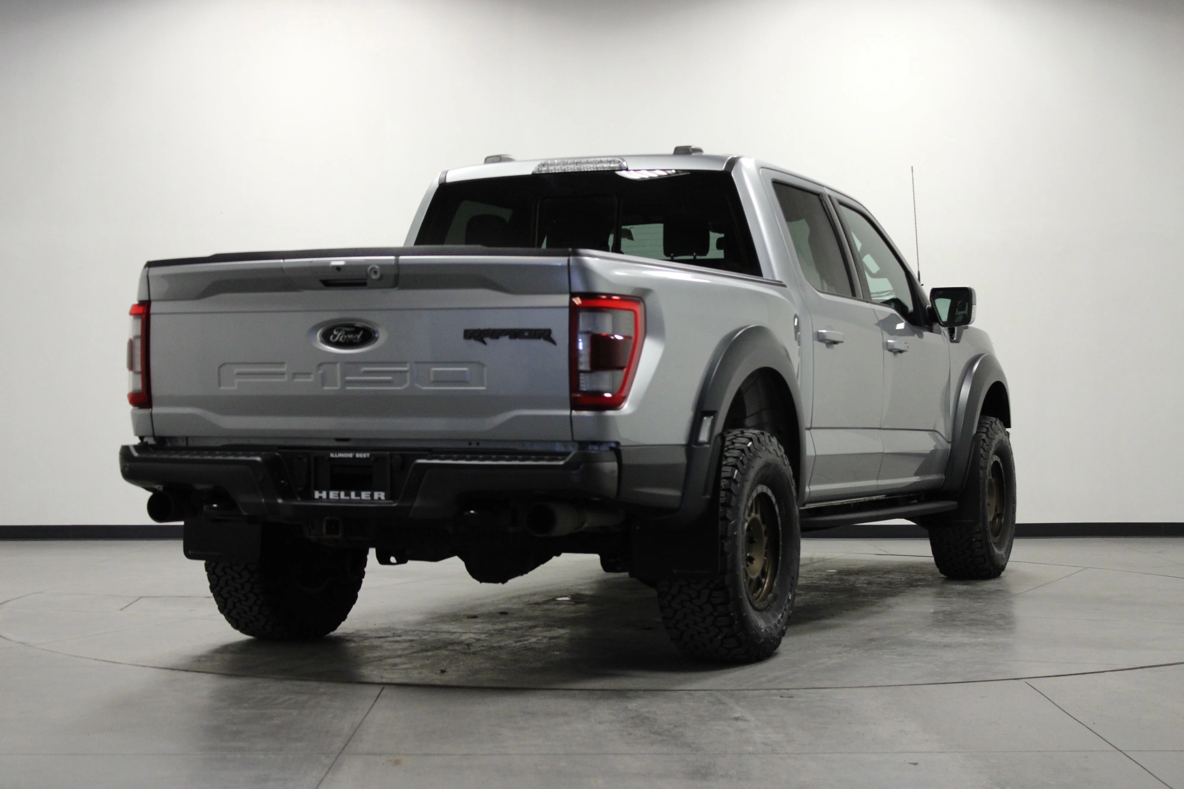 Used 2022 Silver Metallic Ford Raptor image 4