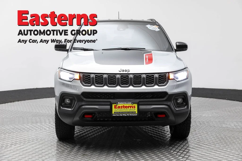 Used 2024 Silver Jeep Trailhawk image 2