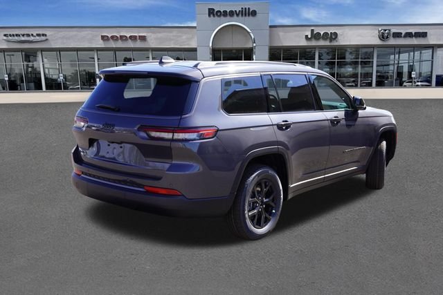 New 2026 Baltic Gray Metallic Clear-Coat Exterior Paint Jeep Altitude image 3
