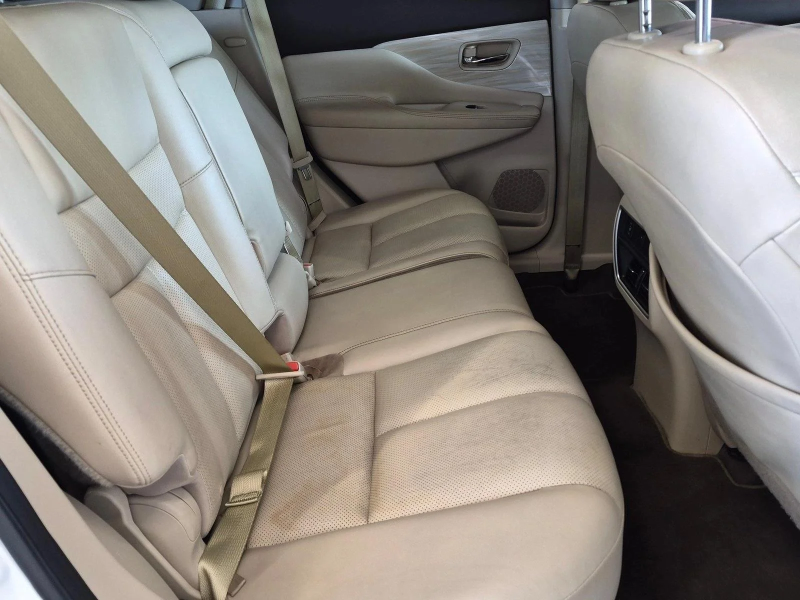 Used 2018 Pearl White Nissan SL image 18