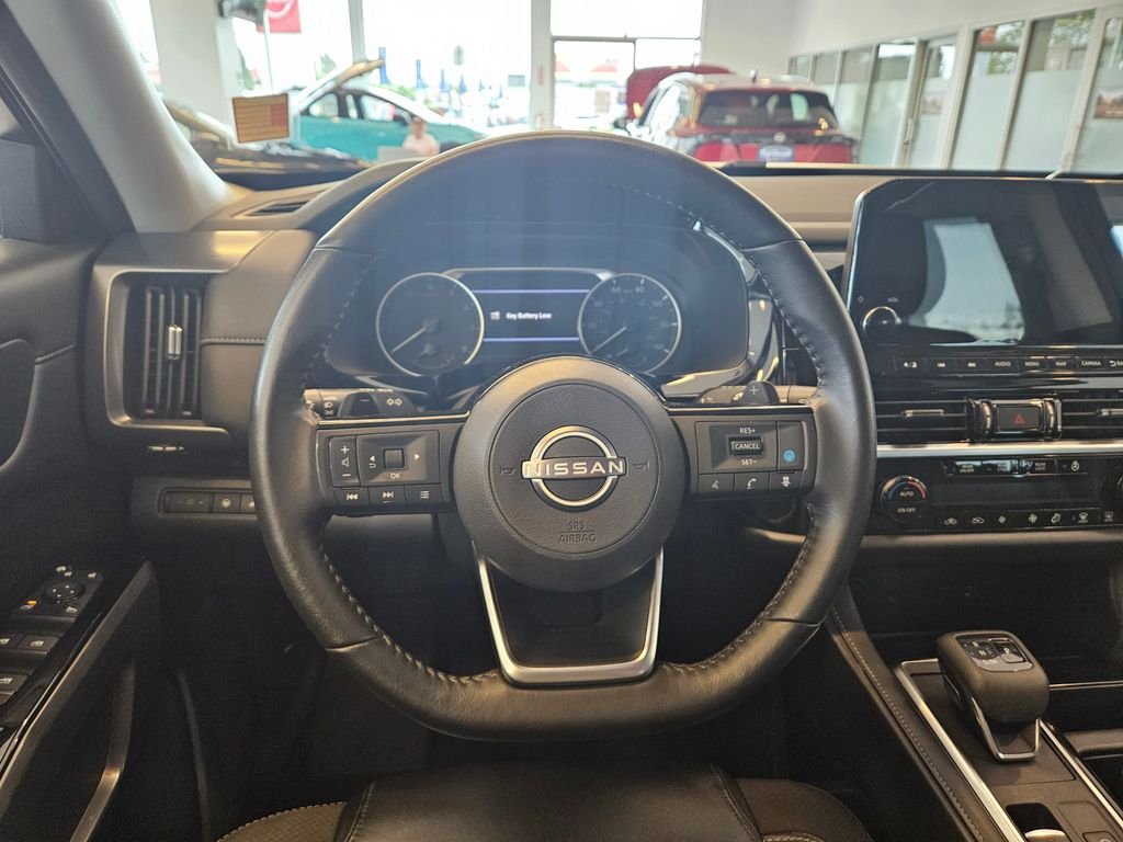 Used 2023 Pearl White Nissan SL image 17