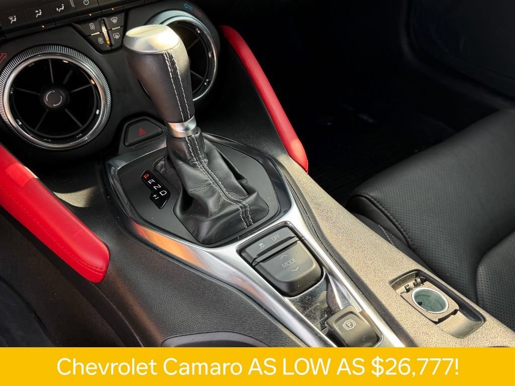 Used 2022 BLACK Chevrolet 2LT image 23