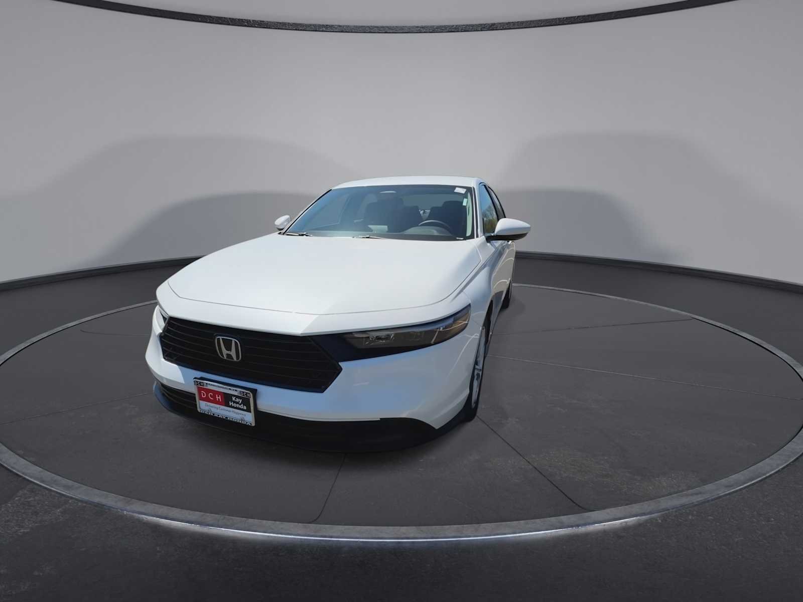 New 2026 Platinum White Pearl Honda LX image 3