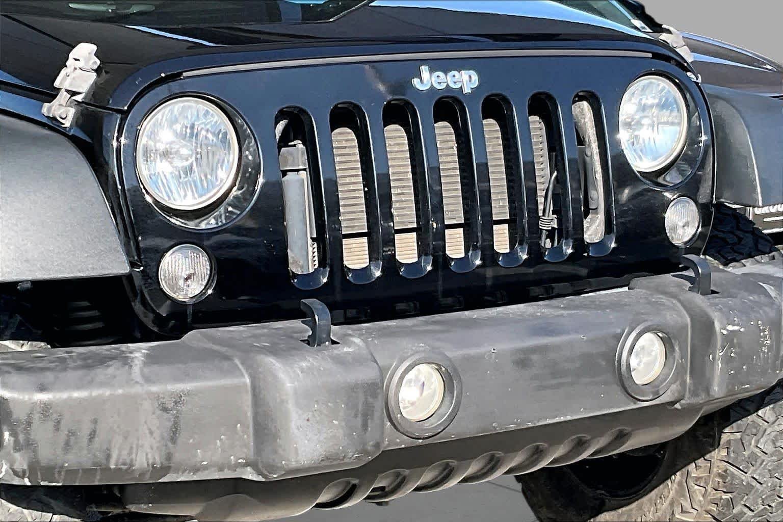 Used 2017 Black Clearcoat Jeep Sport image 24