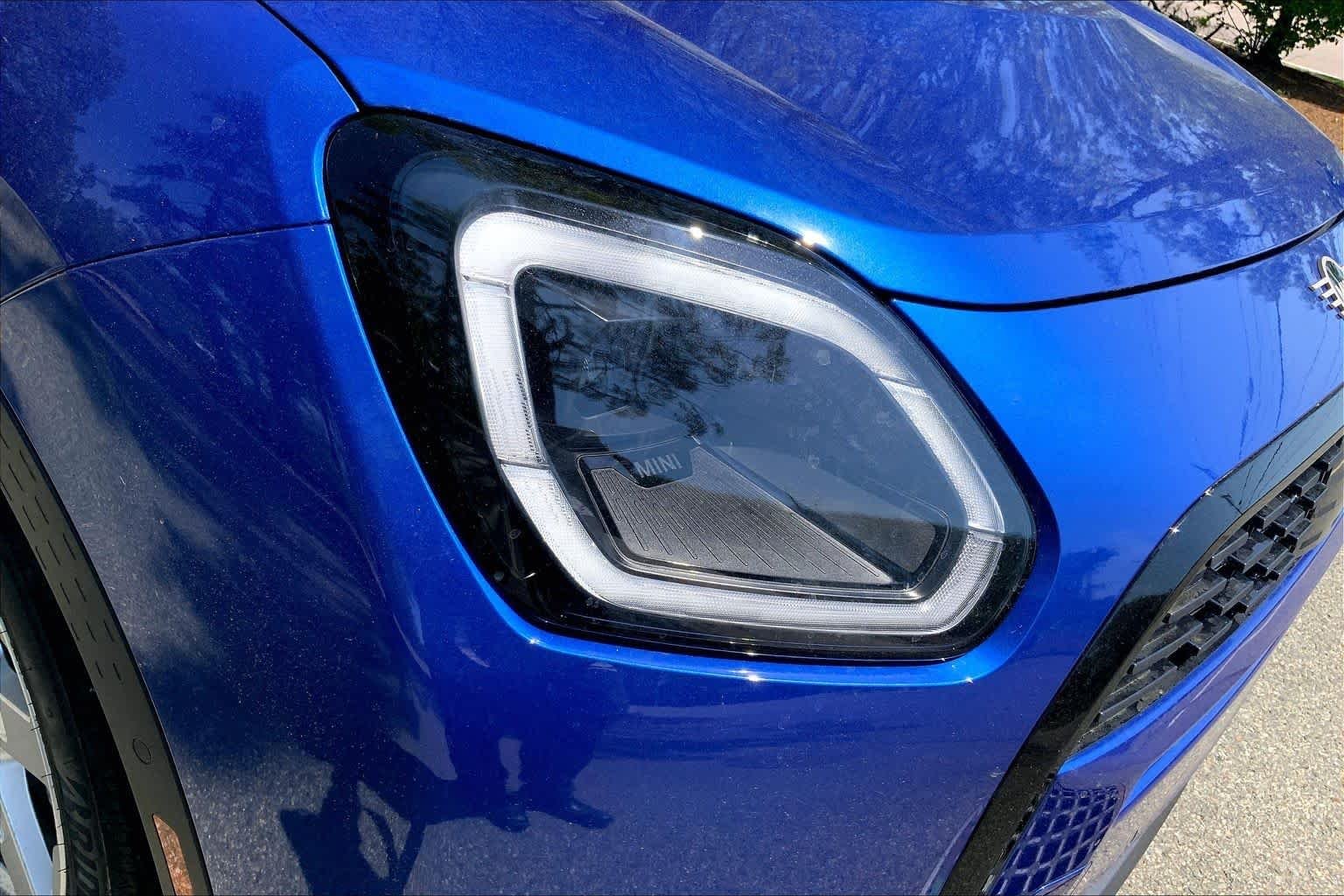 New 2027 Blazing Blue Metallic MINI Signature Plus image 13