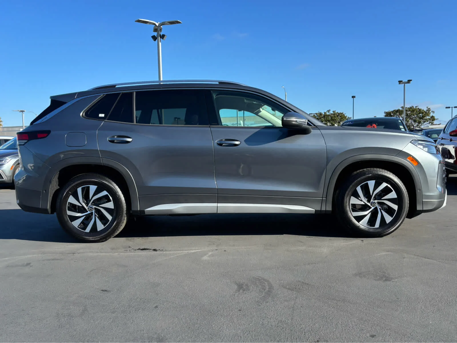 New 2026 PLATINUM GRAY Volkswagen S image 2