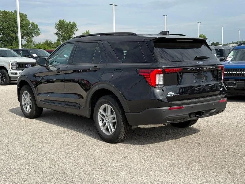 New 2026 Agate Black Metallic Ford Active w/100A Pkg 4WD image 3