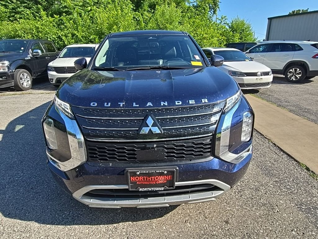 Used 2024 Blue Mitsubishi SE image 12