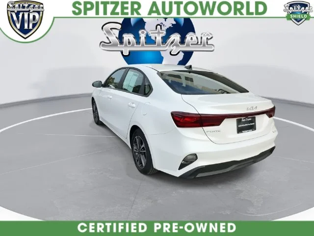 Used 2024 White Kia LXS image 12