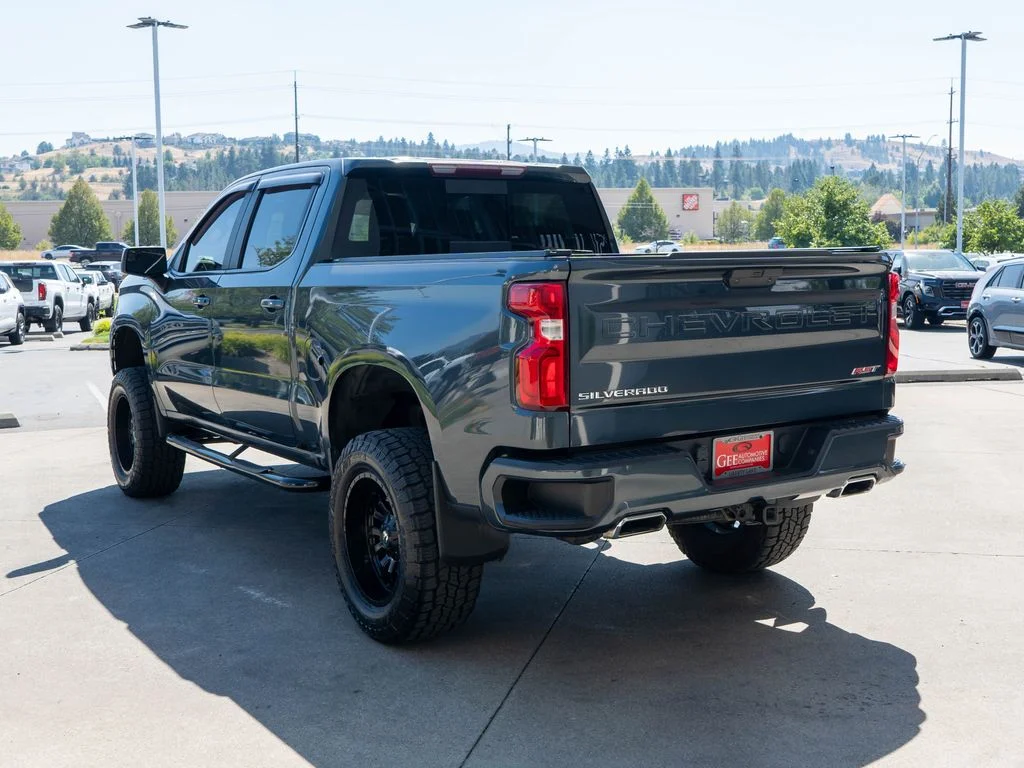Used 2019 Gray Chevrolet RST image 5