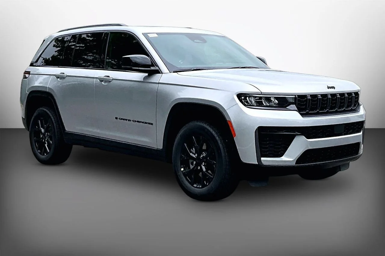 New 2026 Silver Zynith Jeep Altitude image 1