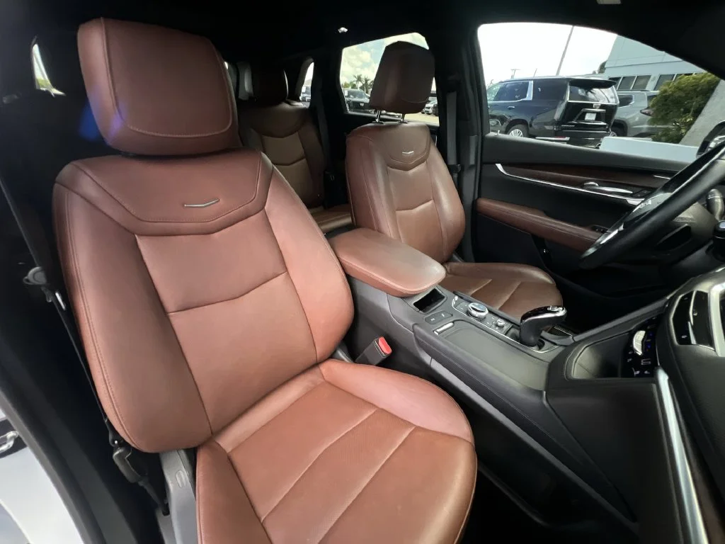Used 2024 White Cadillac Premium Luxury image 29