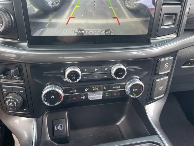 Used 2023 Agate Black Metallic Ford XLT image 29