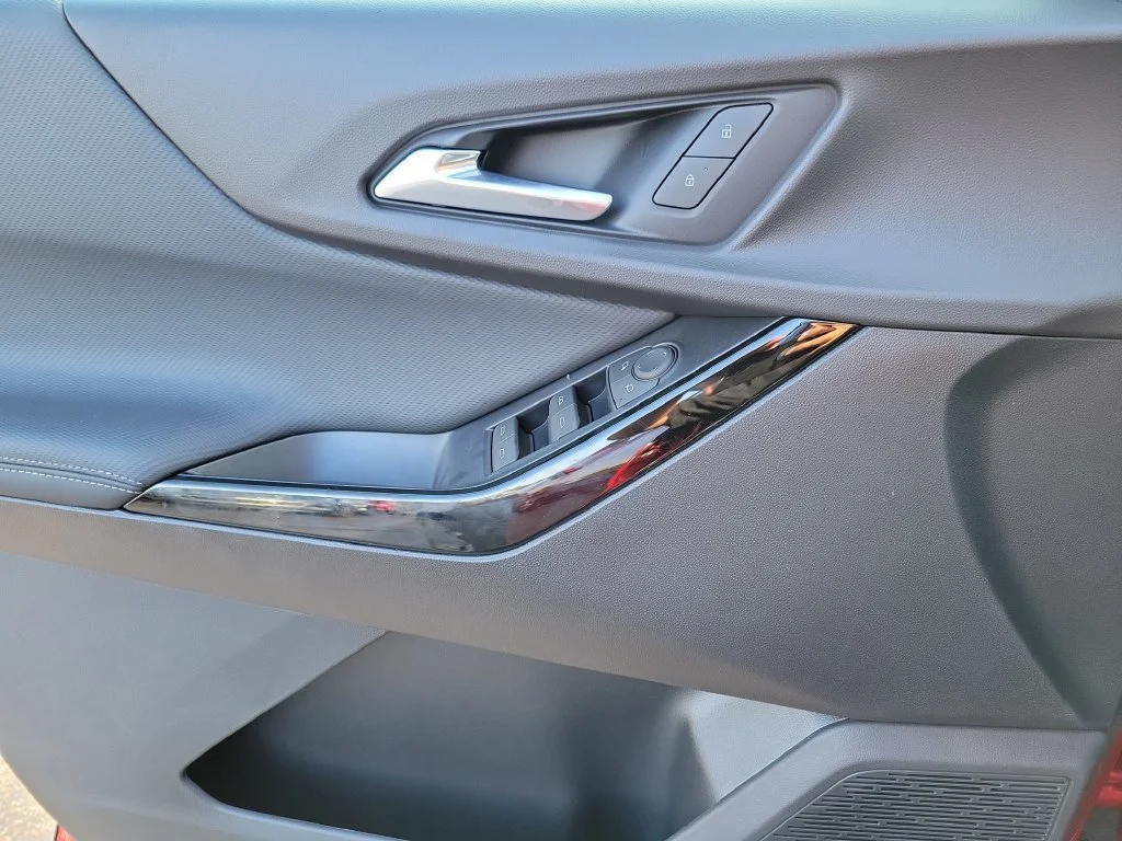 2027 Chevrolet Equinox LT - Photo 17