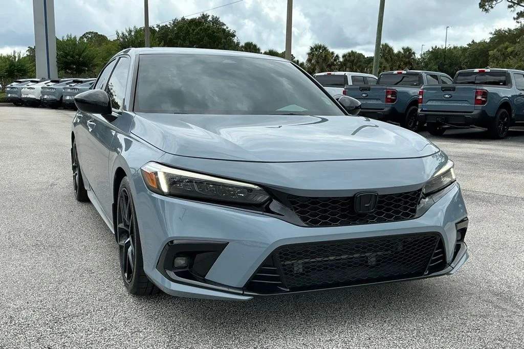 Used 2023  Honda Sport image 14