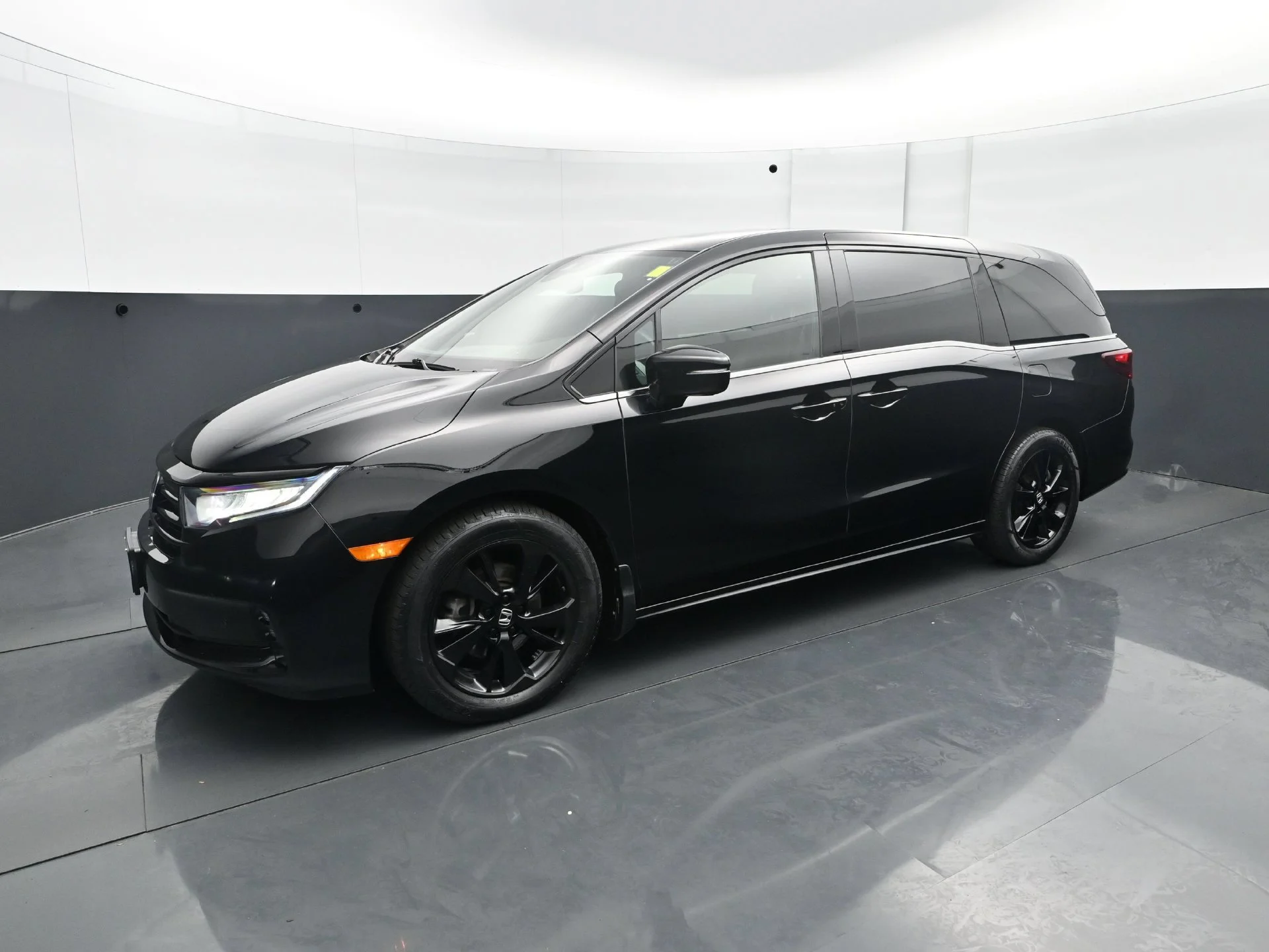 Used 2024 Honda Odyssey Black Edition with VIN 5FNRL6H09RB501344 for sale in Burnsville, Minnesota
