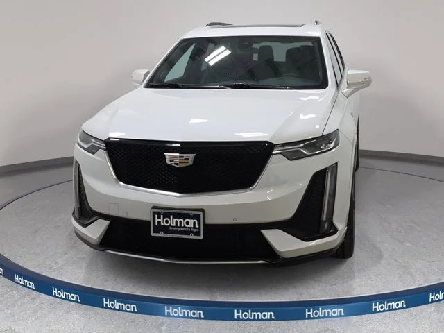Used 2020 White Cadillac Sport image 3