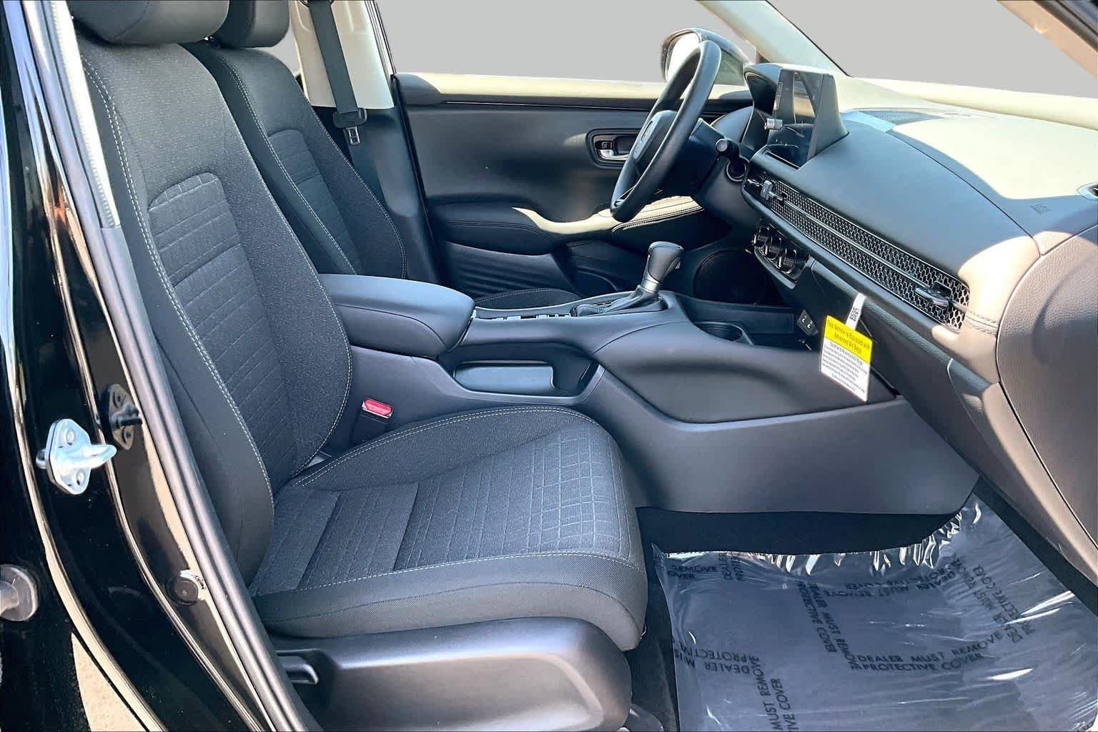 2026 Honda HR-V LX - Photo 8