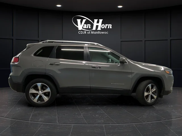 Used 2019 Sting-Gray Clearcoat Jeep Limited image 2