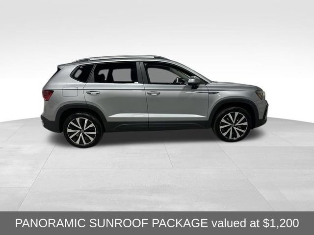 Used 2023 Silver Metallic Volkswagen 1.5T SE image 4