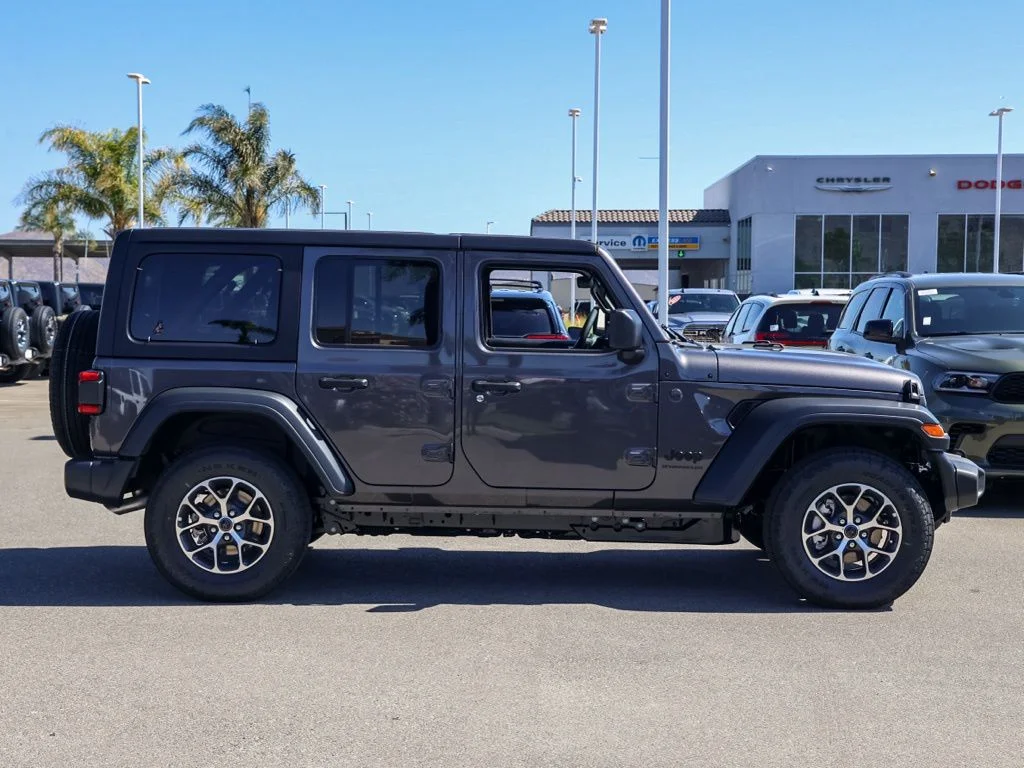 New 2026 Granite Crystal Metallic Clearcoat Jeep Unlimited Sport S image 3