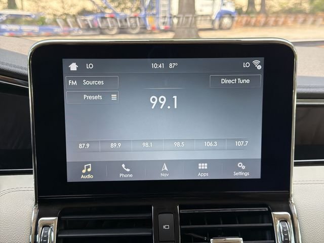 Used 2019 Black Lincoln Reserve image 16
