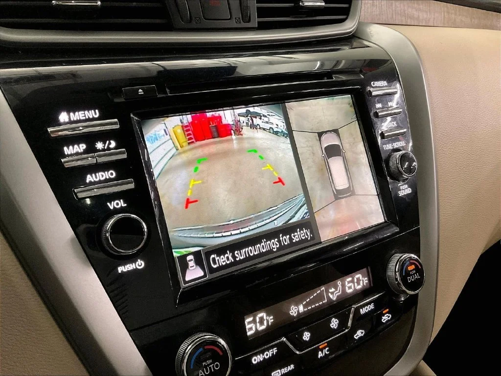 Used 2022 Gray Nissan SL image 26