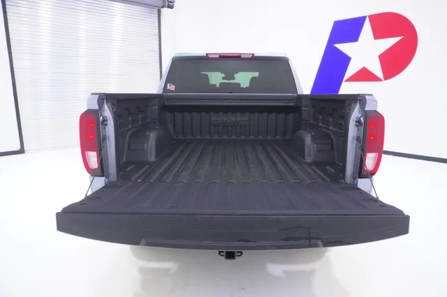 New 2026 Sterling Metallic GMC Elevation image 8