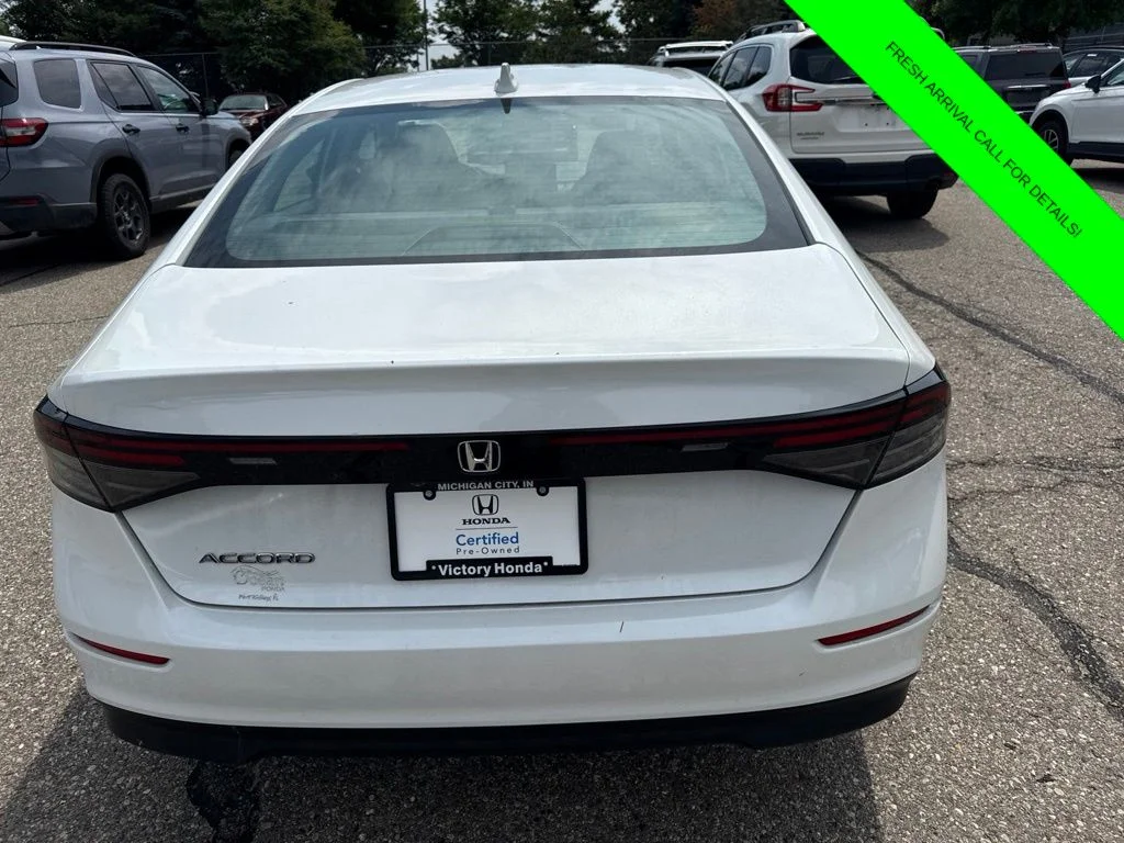 Used 2024  Honda LX image 9
